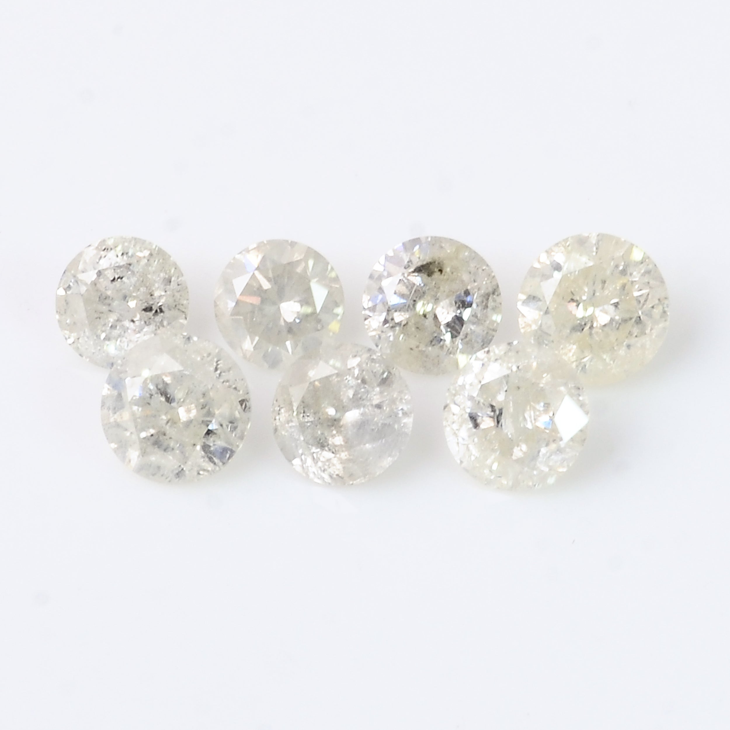 Buy amazing diamonds online from the best diamond houses worldwide.